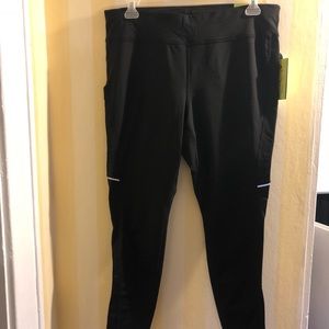 Black athletic leggings
